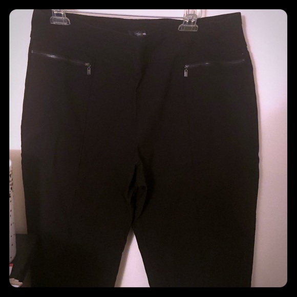 Capris - Picture 1 of 3